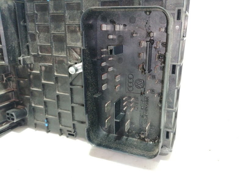 Recambio de caja reles / fusibles para volkswagen passat berlina (3c2) highline referencia OEM IAM 3C0937125 63592777 / 1K093713