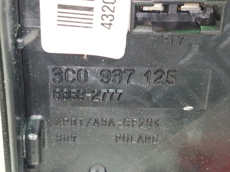 Recambio de caja reles / fusibles para volkswagen passat berlina (3c2) highline referencia OEM IAM 3C0937125 63592777 / 1K093713