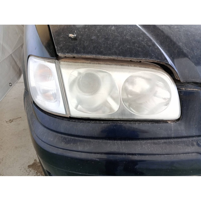 Recambio de faro derecho para hyundai trajet (fo) 2.0 crdi gls referencia OEM IAM 921023AXXX 921043A020 PARA PULIR