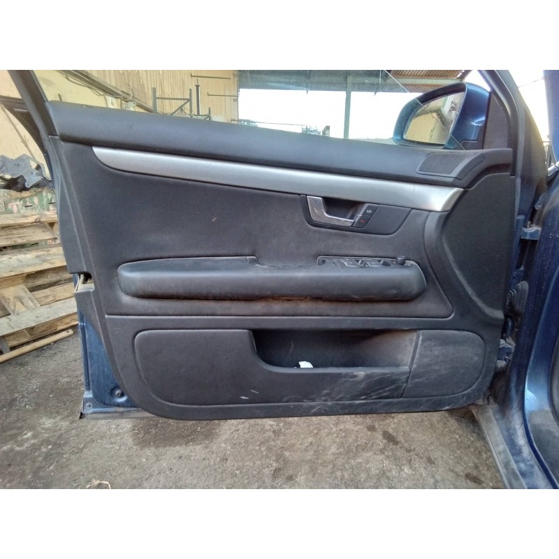 Recambio de guarnecido puerta delantera izquierda para audi a4 avant (8e) 2.0 fsi referencia OEM IAM   