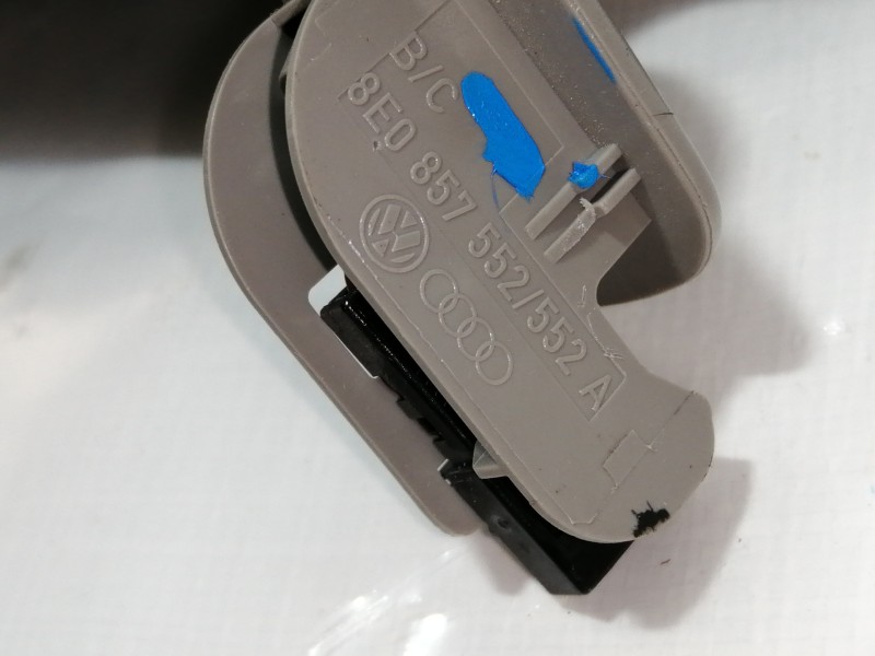 Recambio de parasol derecho para audi a4 avant (8e) 2.0 fsi referencia OEM IAM 8E0857552  