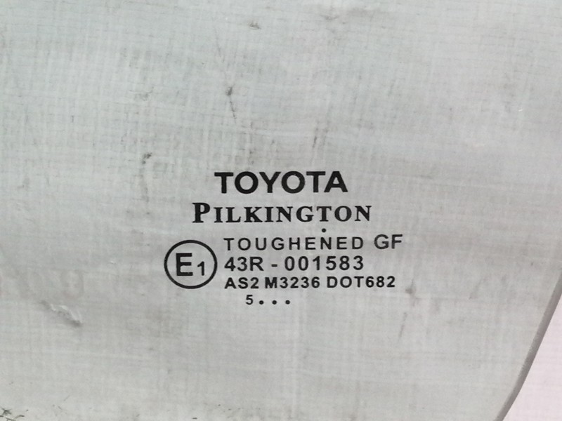 Recambio de luna delantera izquierda para toyota yaris active referencia OEM IAM 43R001583 AS2M3236DOT682 