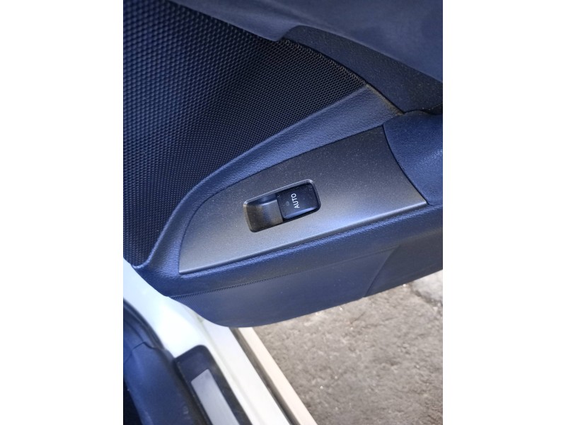 Recambio de mando elevalunas trasero derecho para lexus is200 (ds2/is2) 220d referencia OEM IAM   