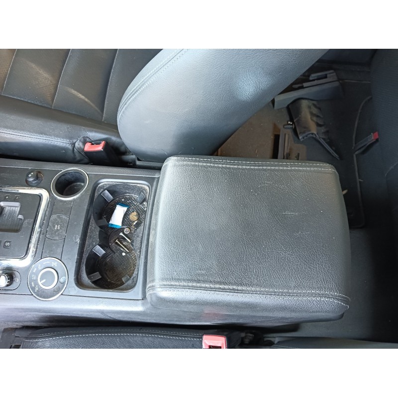 Recambio de apoyabrazos central para volkswagen touareg (7la) 2.5 tdi referencia OEM IAM 7L6863324  
