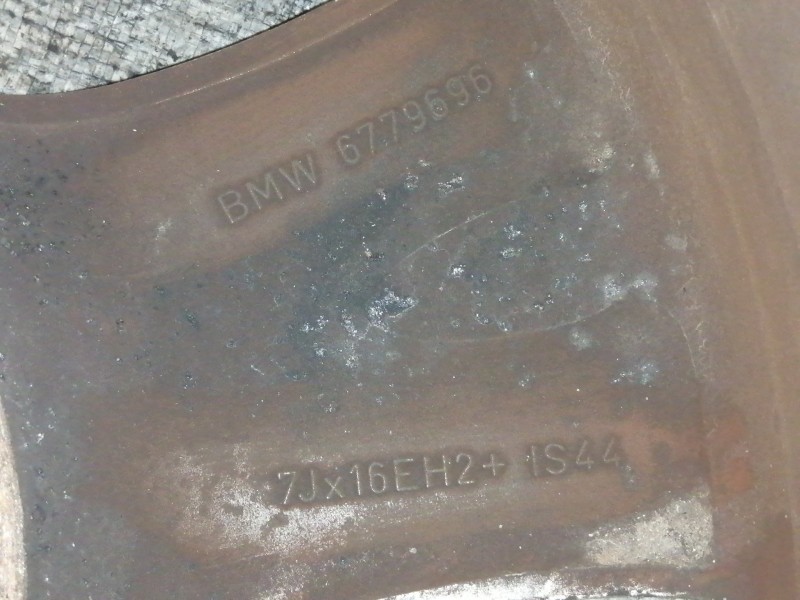 Recambio de llanta para bmw serie 1 berlina (e81/e87) 118d referencia OEM IAM 16´´IS44 7JX16EH2 6779696