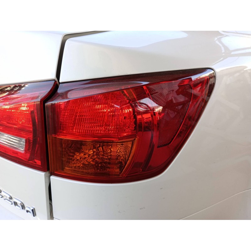 Recambio de piloto trasero derecho para lexus is200 (ds2/is2) 220d referencia OEM IAM   