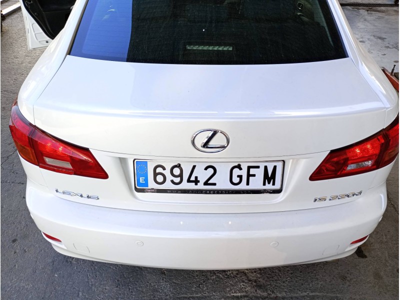Recambio de porton trasero para lexus is200 (ds2/is2) 220d referencia OEM IAM   TAPA MALETERO