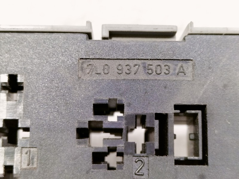 Recambio de caja reles / fusibles para volkswagen touareg (7la) 2.5 tdi referencia OEM IAM 7L0937503A  