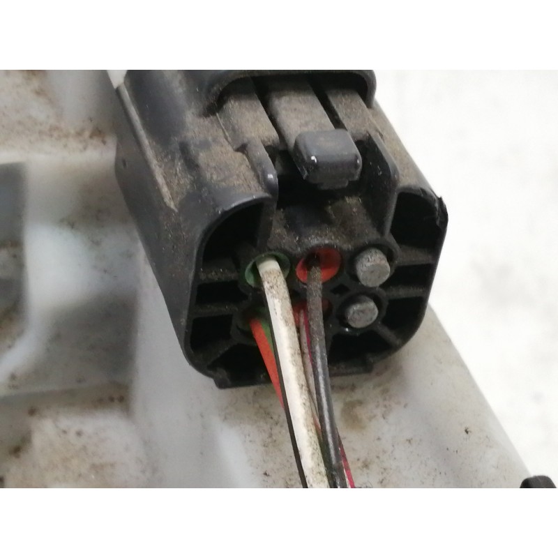 Recambio de cerradura puerta delantera derecha para fiat doblo cargo basis kasten referencia OEM IAM X12E106D0  