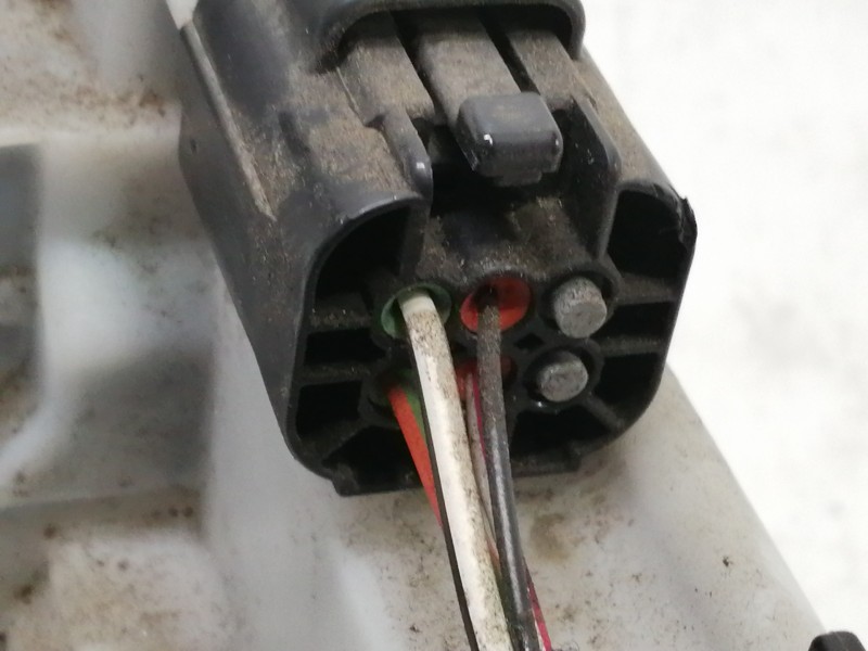 Recambio de cerradura puerta delantera derecha para fiat doblo cargo basis kasten referencia OEM IAM X12E106D0  