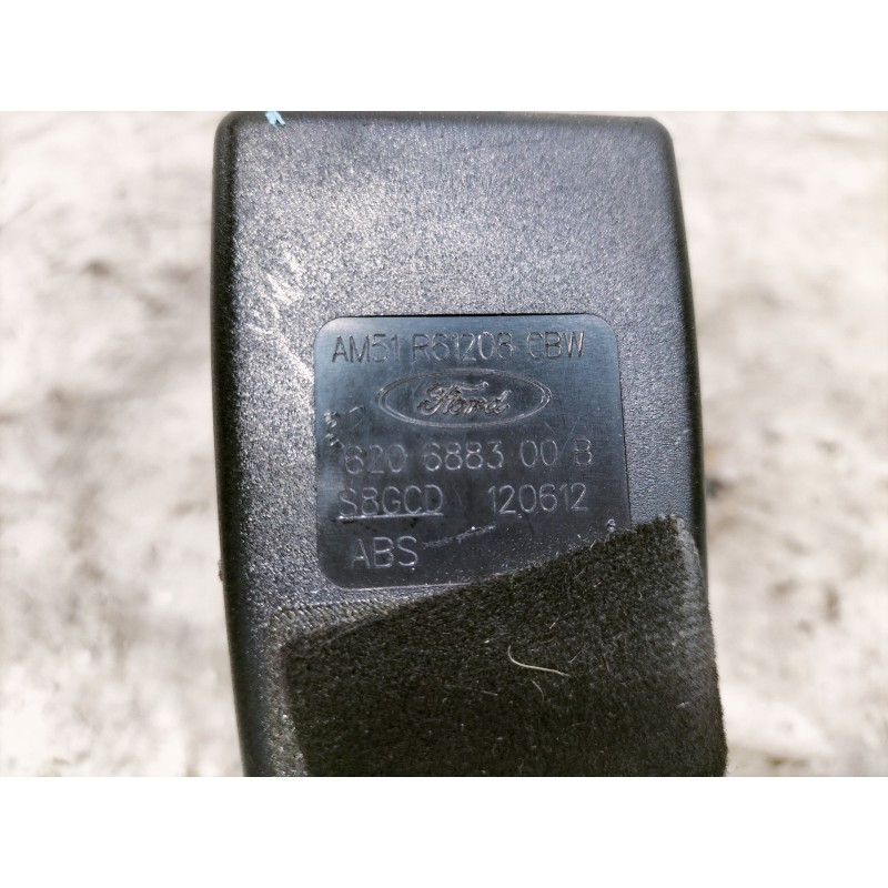Recambio de enganche cinturon delantero derecho para ford c-max trend referencia OEM IAM 21808418 620688300B 