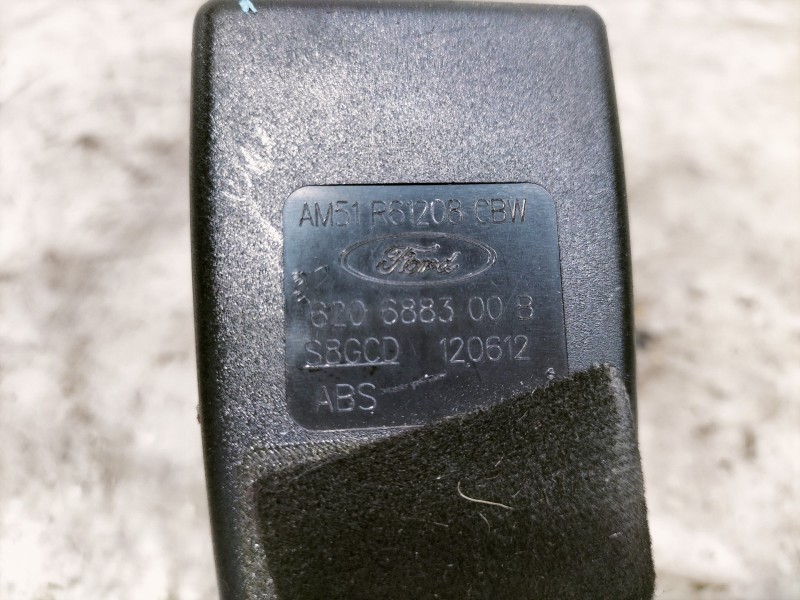 Recambio de enganche cinturon delantero derecho para ford c-max trend referencia OEM IAM 21808418 620688300B 