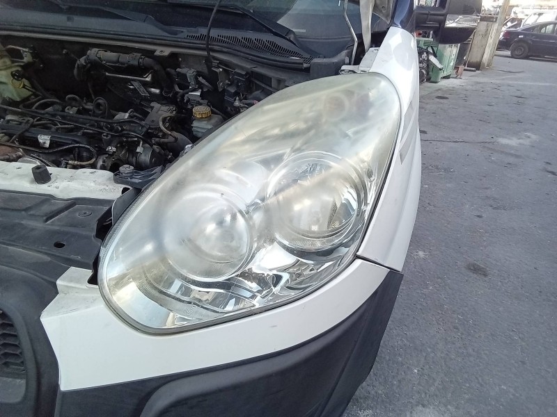 Recambio de faro izquierdo para fiat doblo cargo basis kasten referencia OEM IAM 51810672  