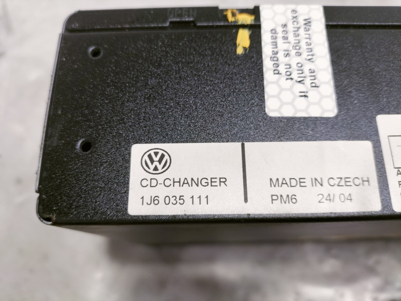 Recambio de sistema audio / radio cd para volkswagen touareg (7la) 2.5 tdi referencia OEM IAM 1J6035111  