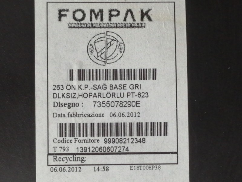 Recambio de guarnecido puerta delantera derecha para fiat doblo cargo basis kasten referencia OEM IAM 735469697 735455641 / 7355