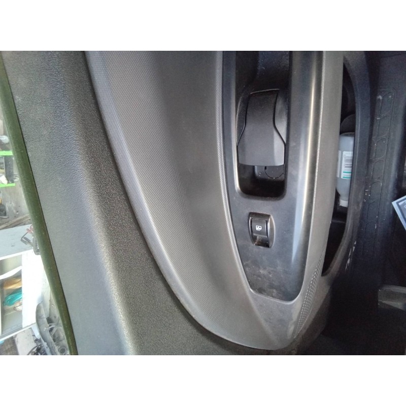 Recambio de mando elevalunas delantero derecho para fiat doblo cargo basis kasten referencia OEM IAM 735484916 7354986750E 