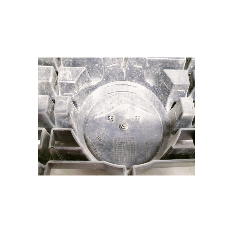 Recambio de rejilla delantera para fiat doblo (119) 1.3 16v multijet active com. (55kw) referencia OEM IAM 735395576 90103022307