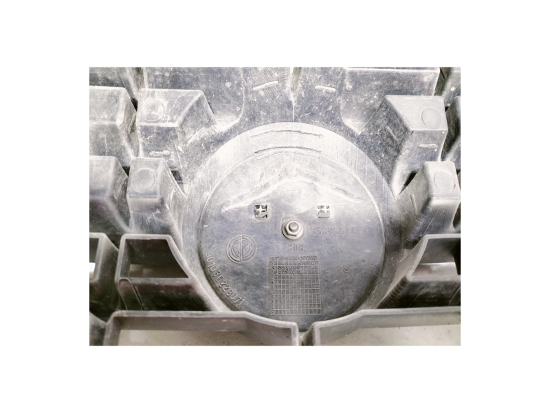 Recambio de rejilla delantera para fiat doblo (119) 1.3 16v multijet active com. (55kw) referencia OEM IAM 735395576 90103022307