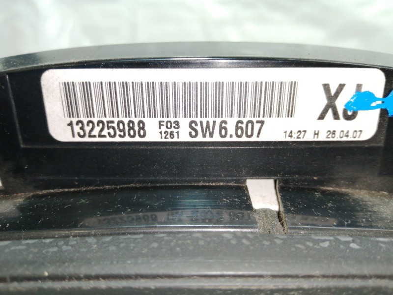 Recambio de cuadro instrumentos para opel zafira b cosmo referencia OEM IAM 13225988  