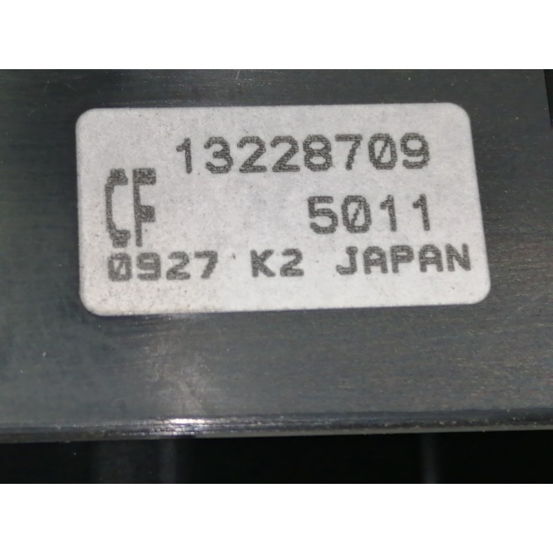 Recambio de mando elevalunas delantero derecho para opel zafira b cosmo referencia OEM IAM 13228709  