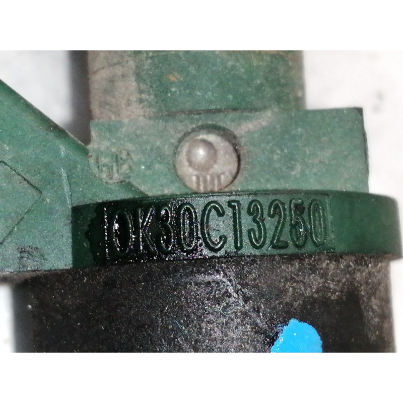 Recambio de inyector para kia rio ls berlina referencia OEM IAM 0K30C13250  