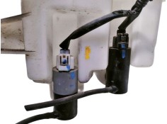 Recambio de deposito limpia para toyota auris luna referencia OEM IAM E11001202 E11015089  2