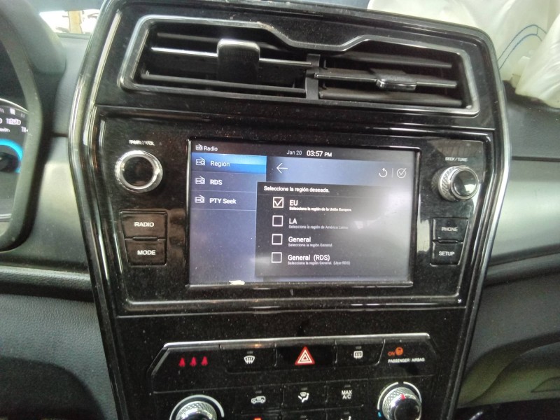 Recambio de pantalla multifuncion para ssangyong tivoli limited 4x2 referencia OEM IAM 8914035210 9DK8745DNBV / X150 AWB203K0002