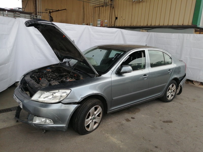 Recambio de caja cambios para skoda octavia berlina (1z3) ambition referencia OEM IAM LHW LHW2211 640071 5 VELOCIDADES