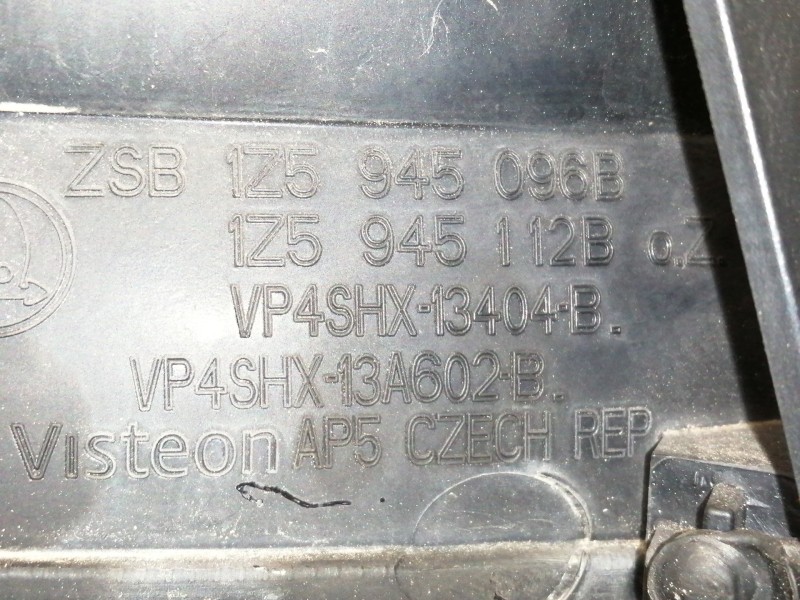 Recambio de piloto trasero derecho para skoda octavia berlina (1z3) ambition referencia OEM IAM 1Z5945112B 1Z5945112B VP4SHX13A6