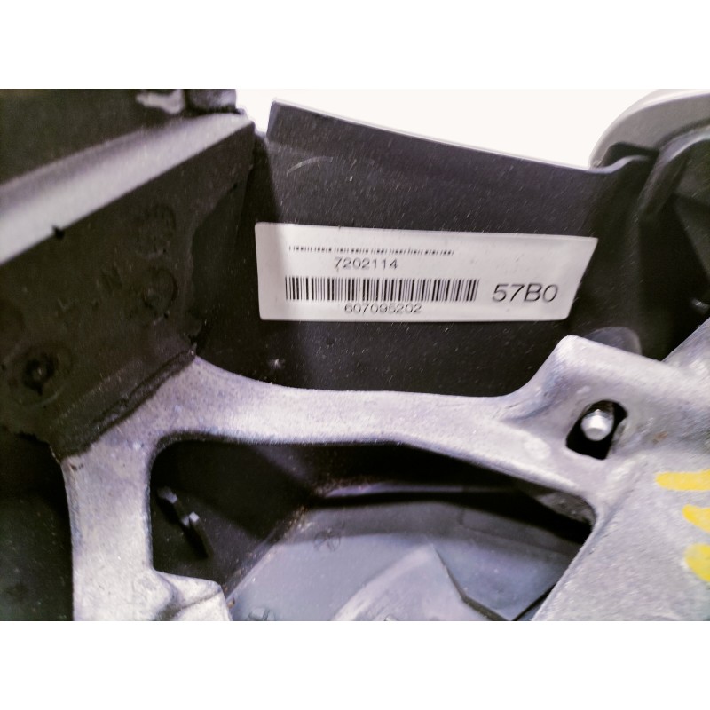 Recambio de volante para toyota auris luna referencia OEM IAM 7202114 607095202 57B0 