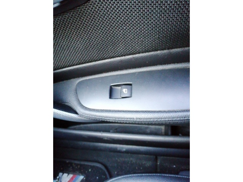 Recambio de mando elevalunas delantero derecho para bmw serie 1 berlina (e81/e87) 118d referencia OEM IAM 9162997AI 15939966 067