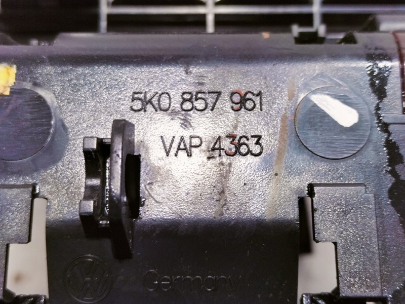 Recambio de cenicero para volkswagen scirocco (137) 2.0 tdi (103kw) referencia OEM IAM 5K0857961  