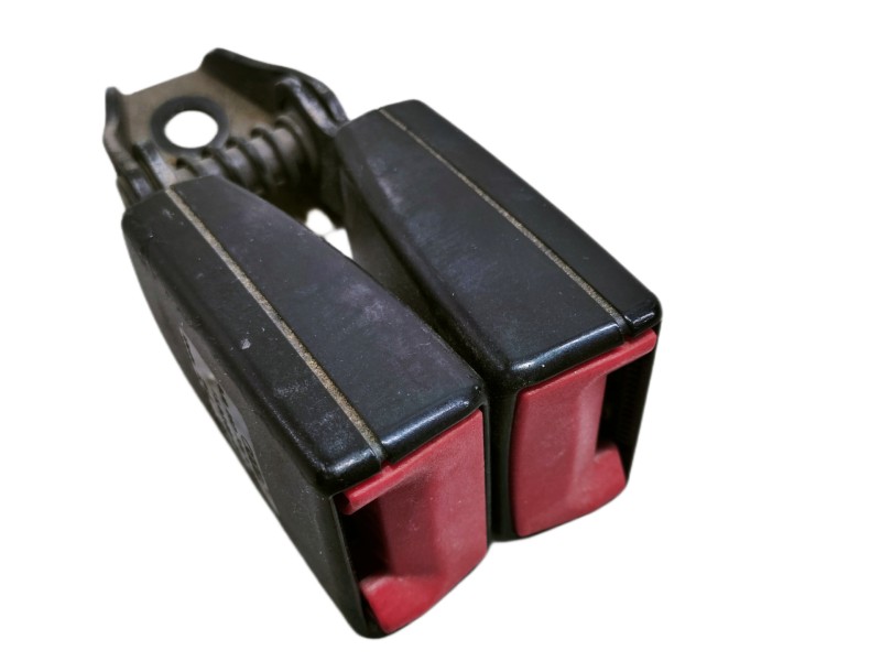 Recambio de enganche cinturon trasero central para volkswagen scirocco (137) 2.0 tdi (103kw) referencia OEM IAM 8J8857739H  