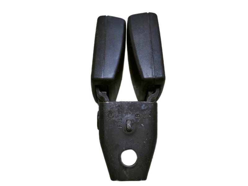 Recambio de enganche cinturon trasero central para volkswagen scirocco (137) 2.0 tdi (103kw) referencia OEM IAM 8J8857739H  