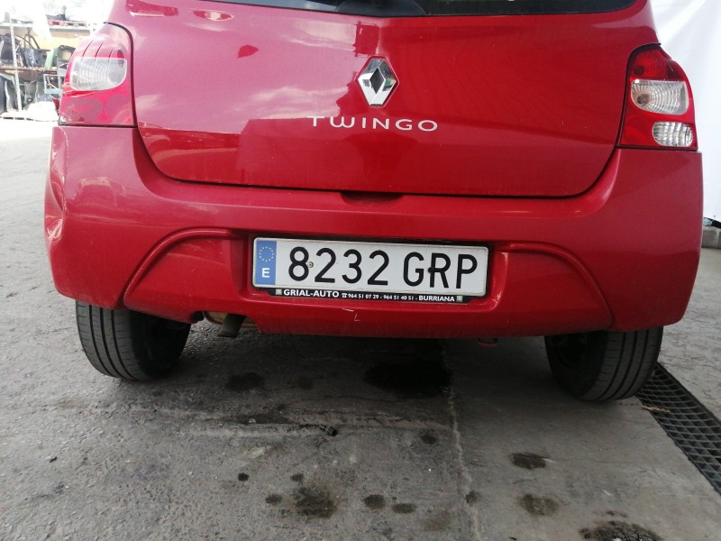 Recambio de paragolpes trasero para renault twingo authentique referencia OEM IAM   TOCADO. VER FOTO.