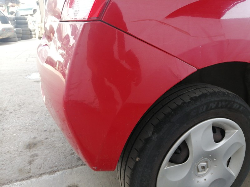Recambio de paragolpes trasero para renault twingo authentique referencia OEM IAM   TOCADO. VER FOTO.