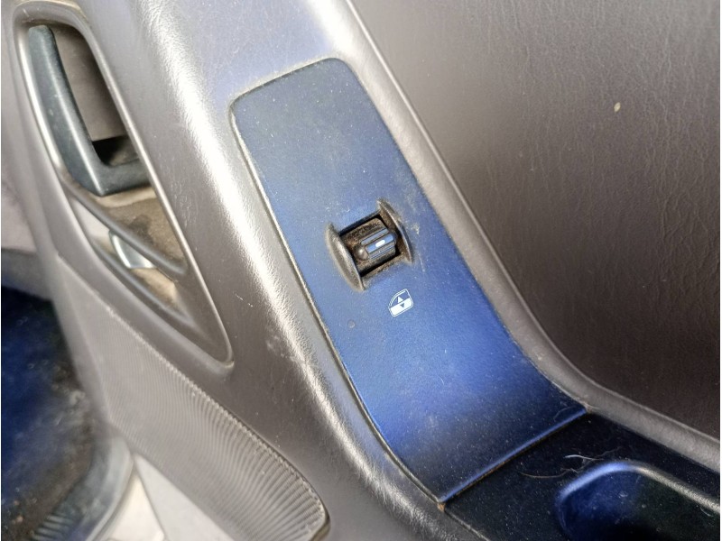 Recambio de mando elevalunas trasero derecho para chrysler jeep gr.cherokee (wj/wg) 3.1 td laredo referencia OEM IAM   