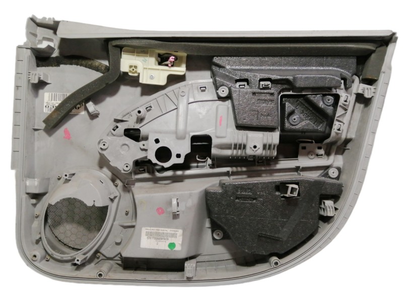 Recambio de guarnecido puerta delantera izquierda para dodge caliber s referencia OEM IAM 0YE05BDAAA 1BD551DAAC 