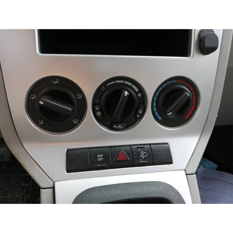 Recambio de mando calefaccion / aire acondicionado para dodge caliber s referencia OEM IAM P05058307AE  