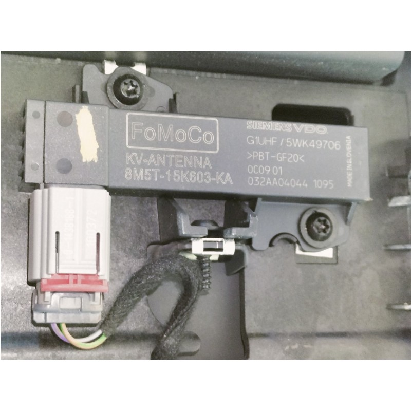 Recambio de apoyabrazos central para ford mondeo ber. (ca2) trend x referencia OEM IAM 7S71A042B61AC 7S71A042B60AB 8M5T15K603KA