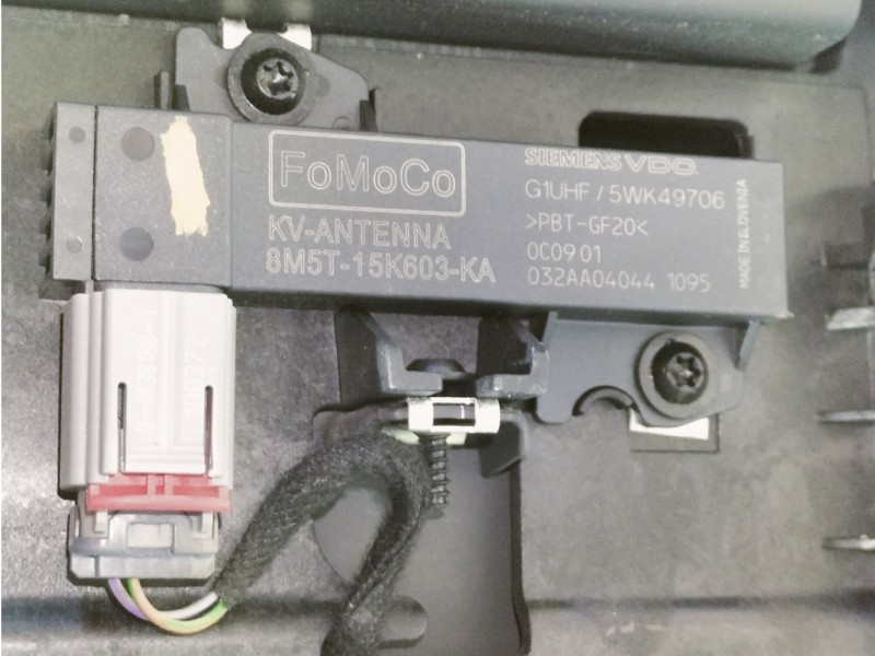 Recambio de apoyabrazos central para ford mondeo ber. (ca2) trend x referencia OEM IAM 7S71A042B61AC 7S71A042B60AB 8M5T15K603KA