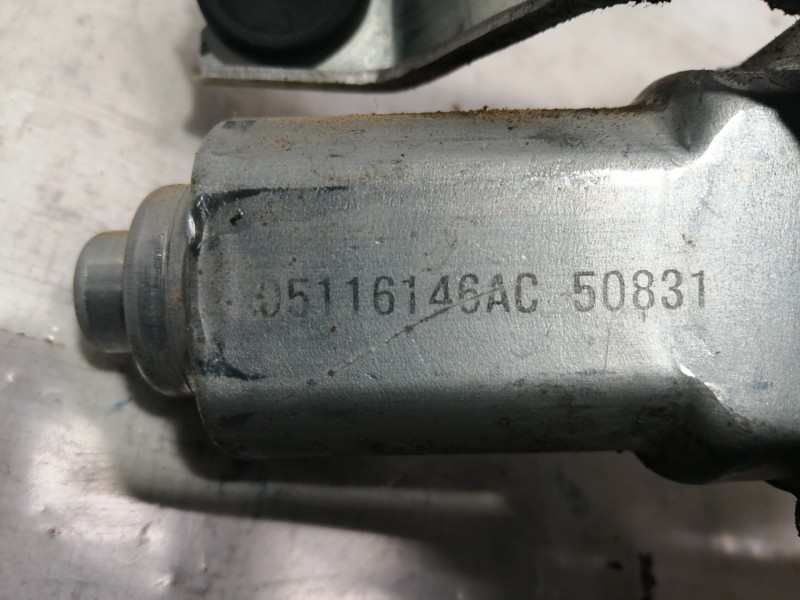 Recambio de motor limpia trasero para dodge caliber s referencia OEM IAM 05116146AC  