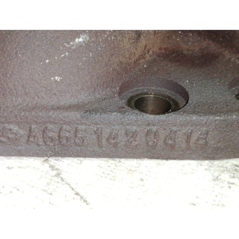 Recambio de colector escape para ssangyong rodius xdi limited referencia OEM IAM A6651420414  