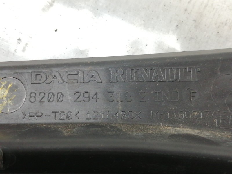 Recambio de torpedo para dacia duster ambiance 4x2 referencia OEM IAM 82008254572 1180217X 1216410X