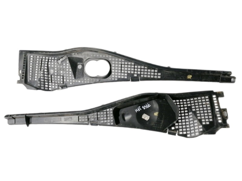 Recambio de torpedo para dacia duster ambiance 4x2 referencia OEM IAM 82008254572 1180217X 1216410X