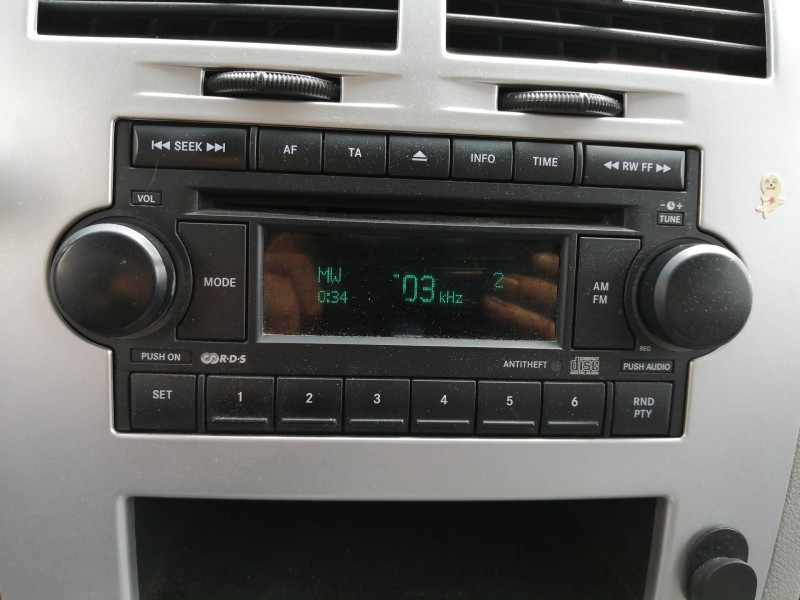 Recambio de sistema audio / radio cd para dodge caliber s referencia OEM IAM P05091509AF  