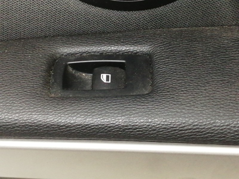 Recambio de guarnecido puerta delantera derecha para bmw serie 3 berlina (e90) 330d referencia OEM IAM 7144559 5538366 7144546 6