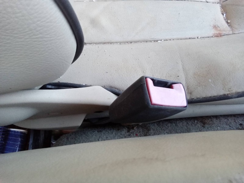 Recambio de enganche cinturon delantero izquierdo para land rover range rover (lp) vogue (160kw) referencia OEM IAM 104920LNF  