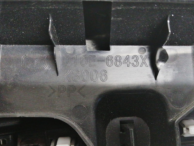 Recambio de guarnecido puerta delantera derecha para mazda cx-3 evolution referencia OEM IAM D10E6843X DL8W68420 