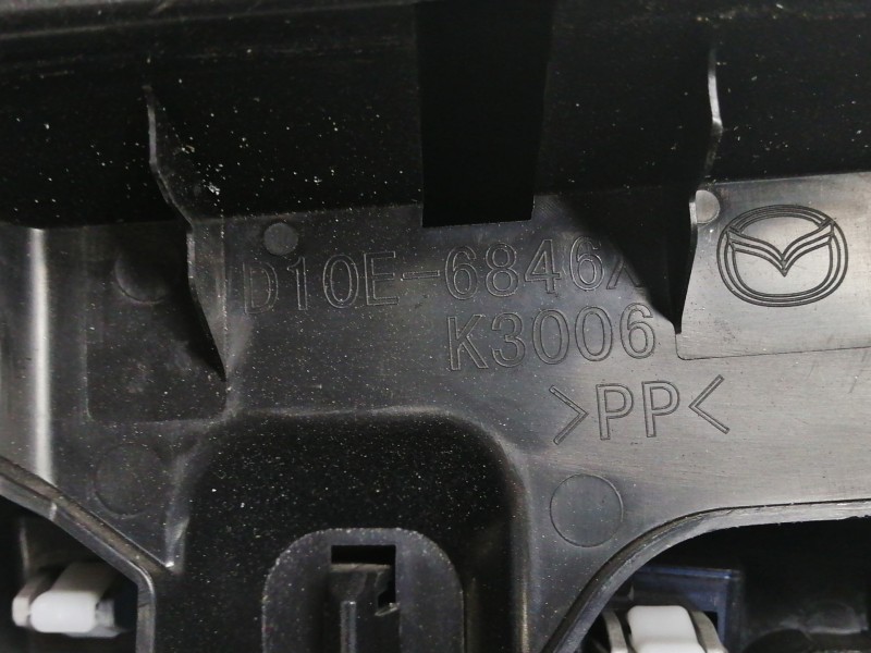 Recambio de guarnecido puerta delantera izquierda para mazda cx-3 evolution referencia OEM IAM D10E6846X DL8W68450 